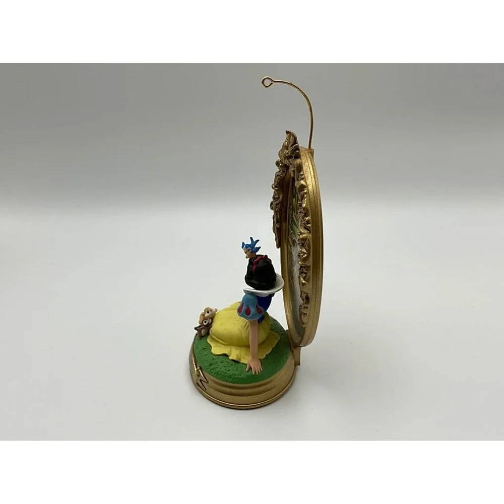 Hallmark Keepsake 1998 Disney Snow White & The Seven Dwarfs Christmas Ornament
